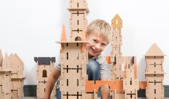 Ce château en bois emboitable a remporté le prix du jouet de l'année dans la catégorie “Jeu de construction” - Ardennes Toys