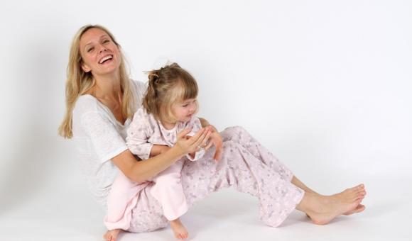 Les pyjamas Ooplaboo évoluent avec l’âge et font un clin d’œil aux parents en leur proposant des pyjamas assortis à ceux de leurs enfants.