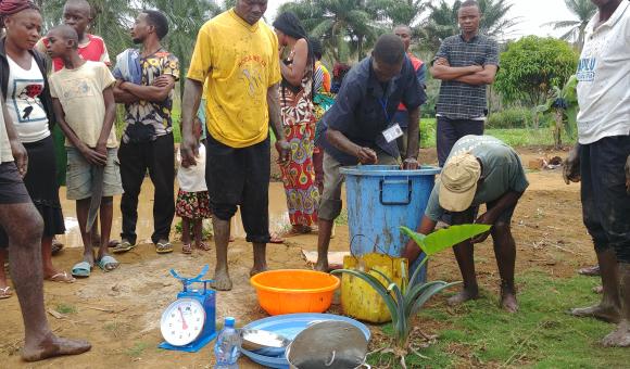 Journée du poisson - Vente au bord de l'étang