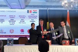 Ceremony of the agreement between Chimay, Huyghe and their Indian distributor.